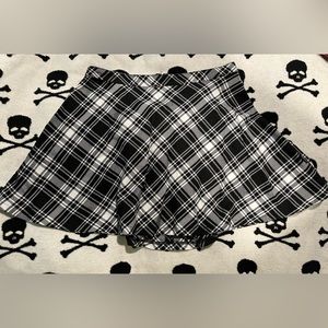 Tripp nyc circle skirt plaid and white plaid small